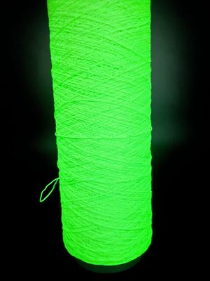 450D Glow In The Dark örgü ipliği, kumaş örmek için polyester