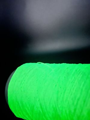 450D Glow In The Dark örgü ipliği, kumaş örmek için polyester