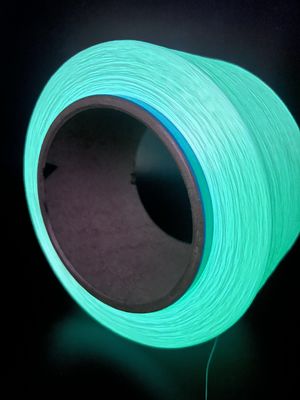 Pembe Parlak Yapraklı Dikiş Karanlıkta Parlıyor 100 Metre UV Direnci