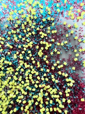 0.5*0.5mm Silindrik Plastik Boncuk Patlama Polyamide Naylon