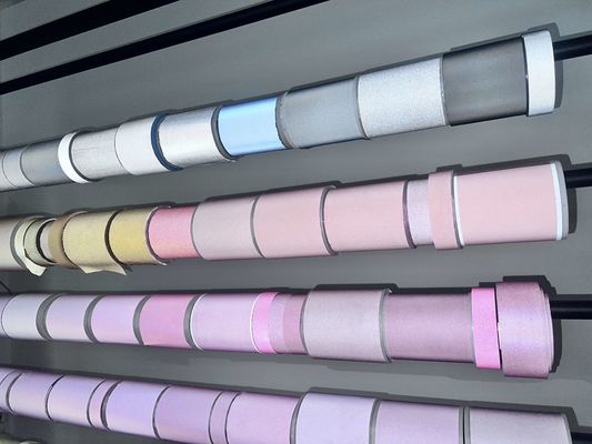 Gri Renk Yüksek yansıtıcı iplik Yumuşak yansıtıcı dikiş ipliği Yansıtıcı nakış ipliği